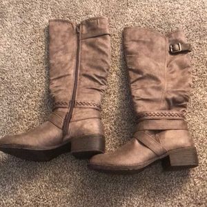 Brown suede boots 8.5